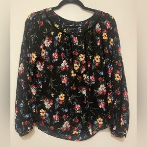 White House black market womens blouse size 2 black floral flowy oversized boho